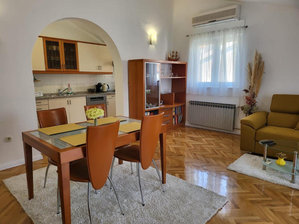 Luka Apartment Sibenik Luaran gambar